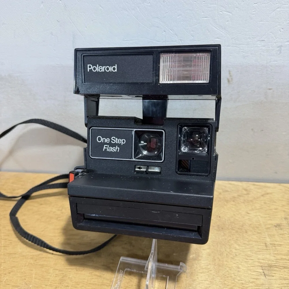 Vintage Polaroid One Step Flash 600 Instant Film Camera Black Untested